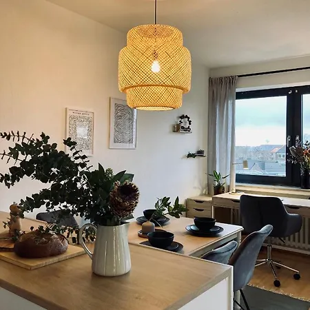 Modernes Apartment Mit Balkon & Highspeed-Wlan