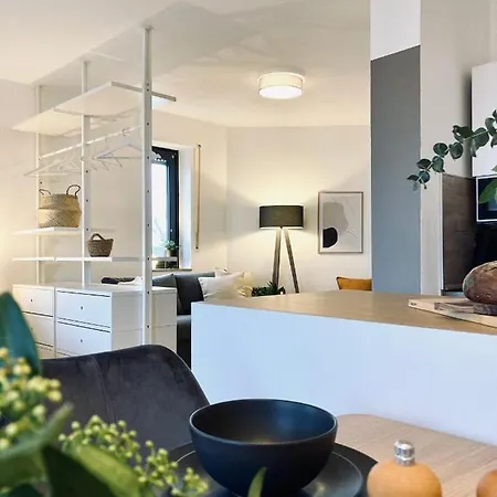 Schickes, Stilvolles Und Helles In *