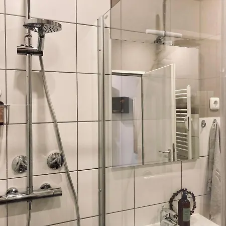 아파트 Modernes Apartment Mit Balkon & Highspeed-Wlan