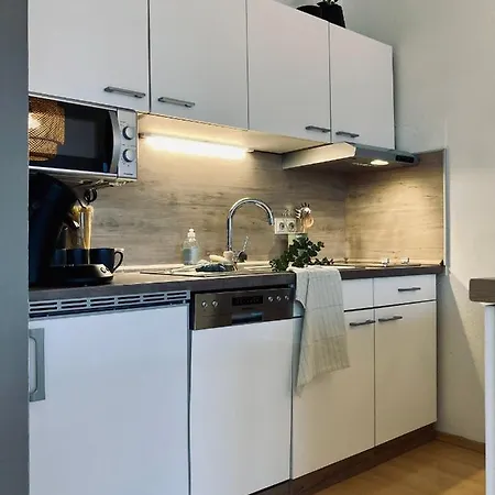 Modernes Apartment Mit Balkon & Highspeed-Wlan 아파트 *
