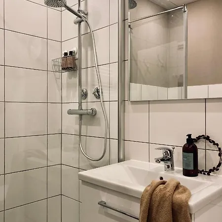 Modernes Apartment Mit Balkon & Highspeed-Wlan 아파트 *