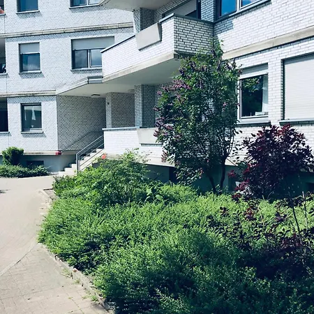 Modernes Apartment Mit Balkon & Highspeed-Wlan 아파트