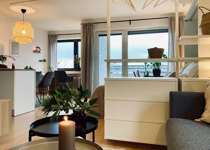 Schickes, Stilvolles Und Helles In Apartment