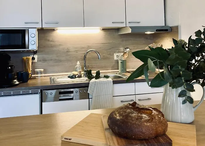 Schickes, Stilvolles Und Helles In Apartment